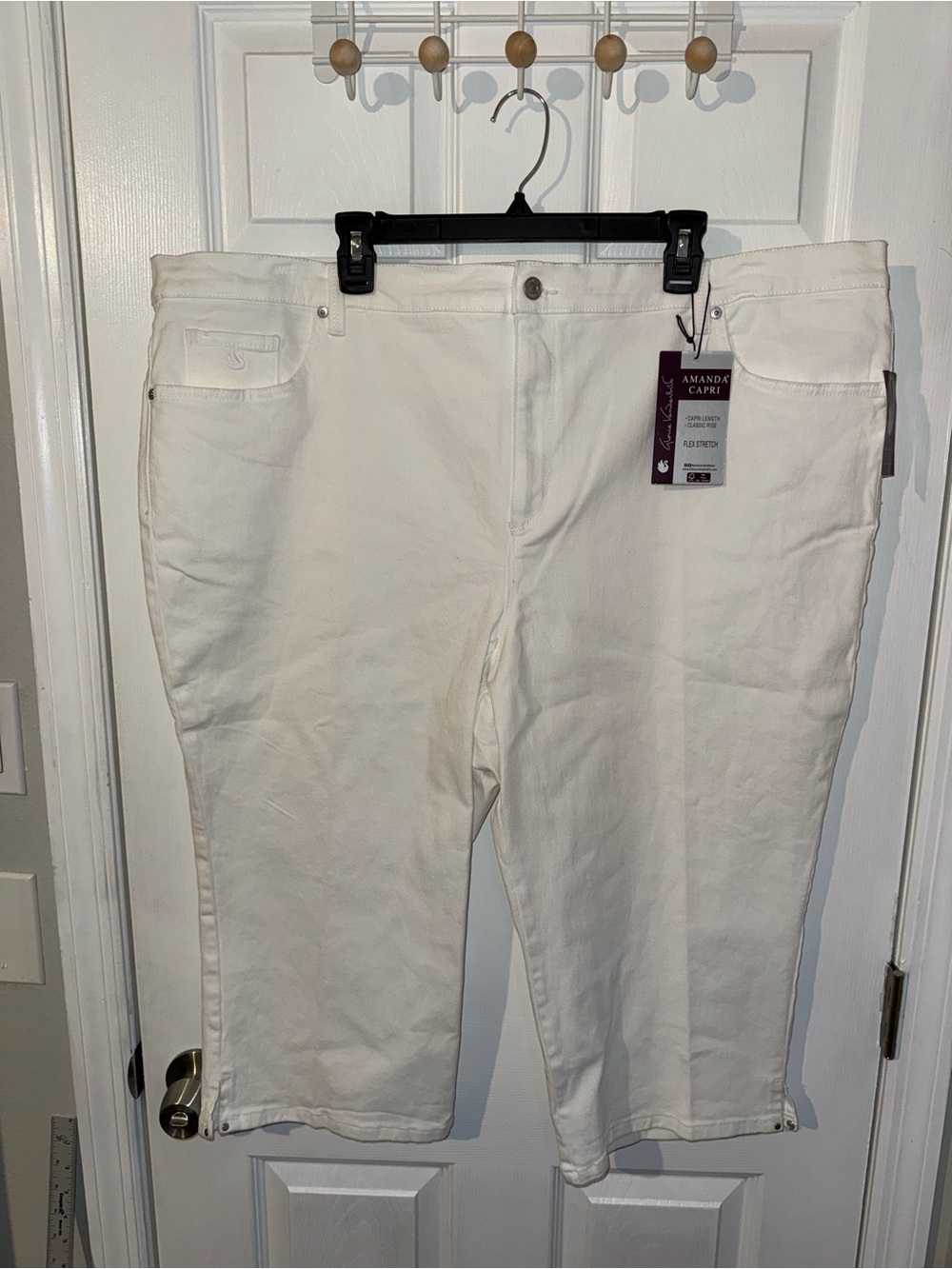 Gloria Vanderbilt Women's Amanda Capri Jeans Pants Size 24w Plus NWT White Denim